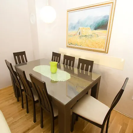 Alpeza Apartment *